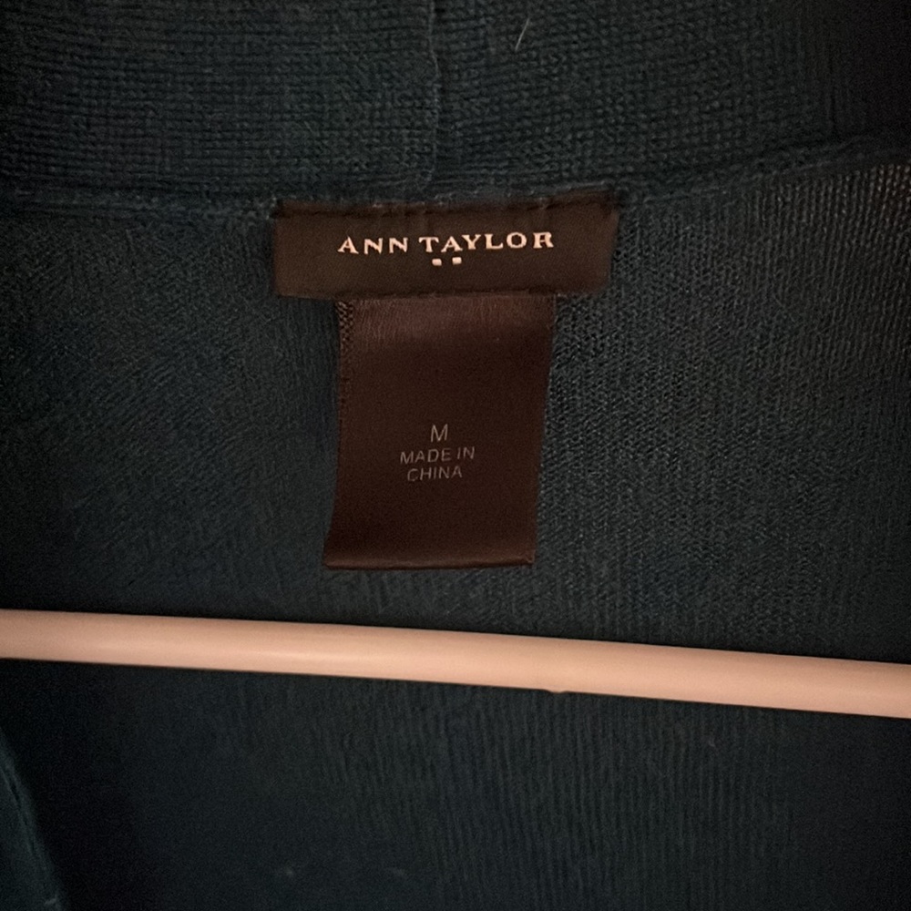 Size medium - Picture 2 of 2